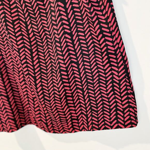 LOFT Geometric Print Lightweight Blouse Red Black Size Small EUC - Picture 8 of 15